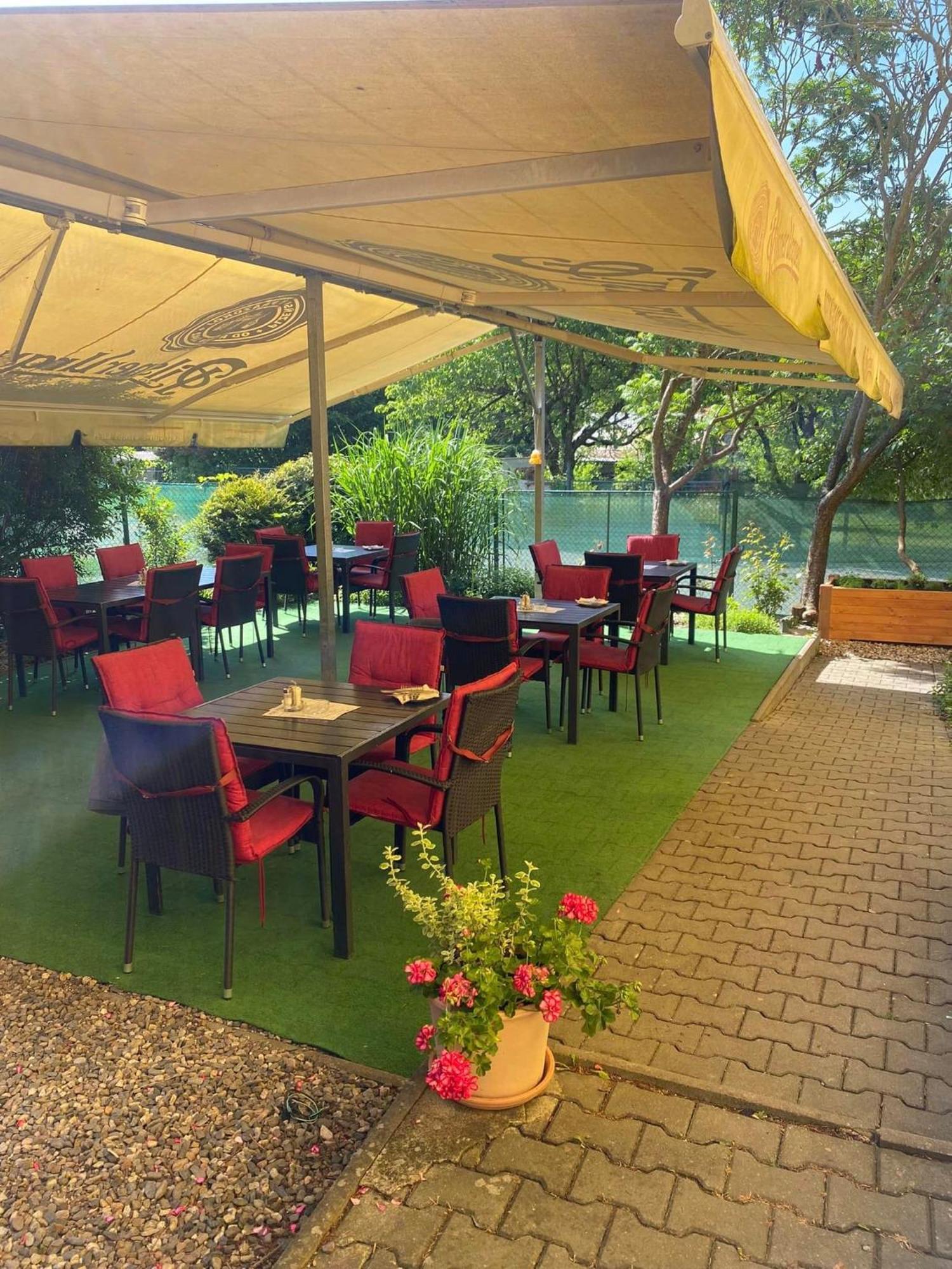 Restaurace Stara Lipa Hotel Ceska Lipa Ngoại thất bức ảnh