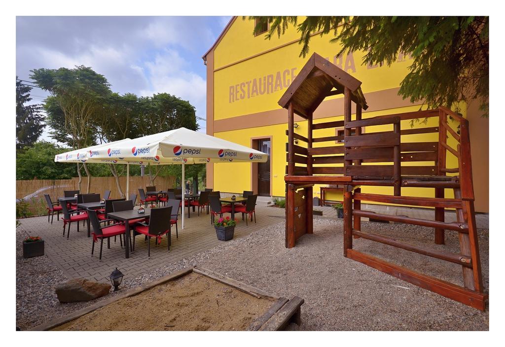 Restaurace Stara Lipa Hotel Ceska Lipa Ngoại thất bức ảnh