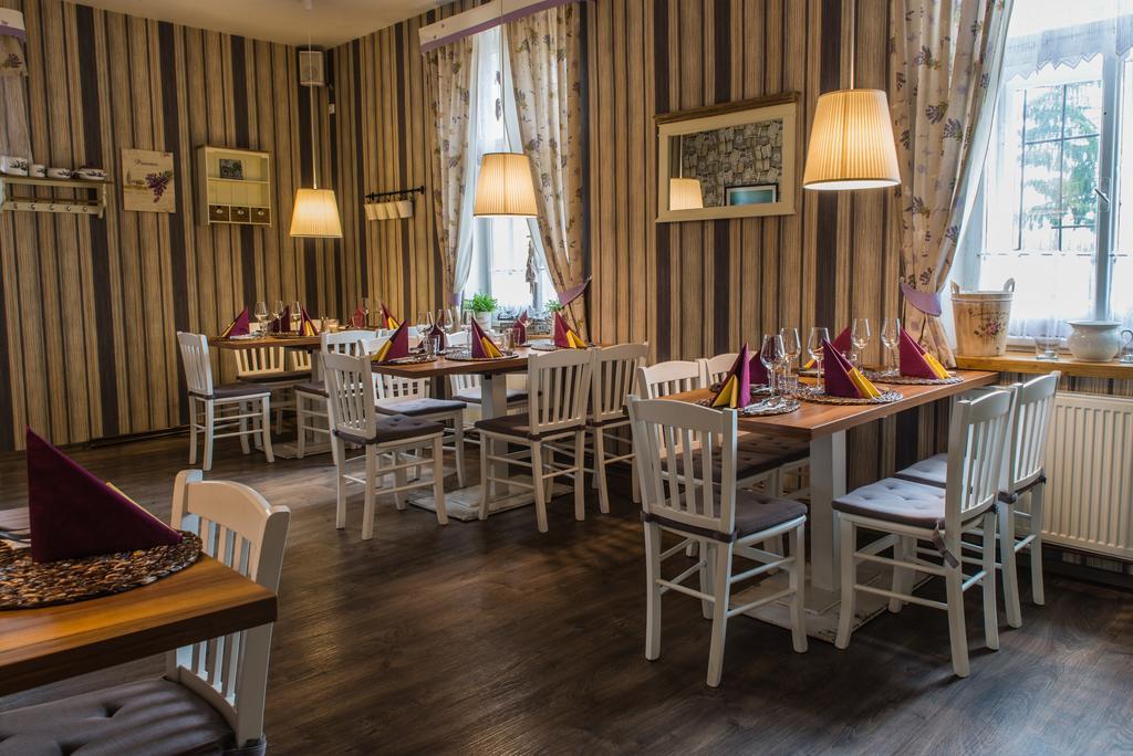 Restaurace Stara Lipa Hotel Ceska Lipa Ngoại thất bức ảnh